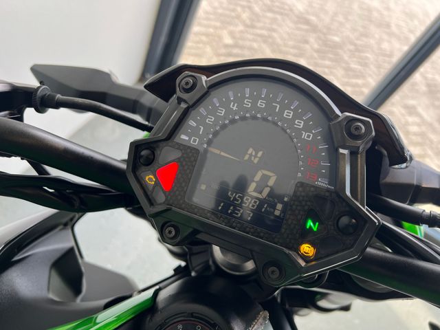 kawasaki - z900