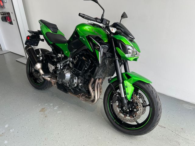 kawasaki - z900