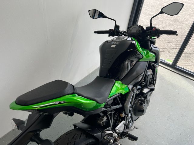 kawasaki - z900