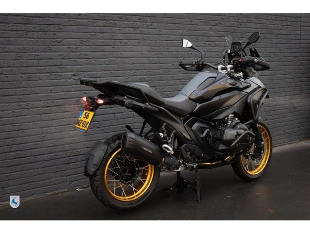 bmw - r-1300-gs-triple-black