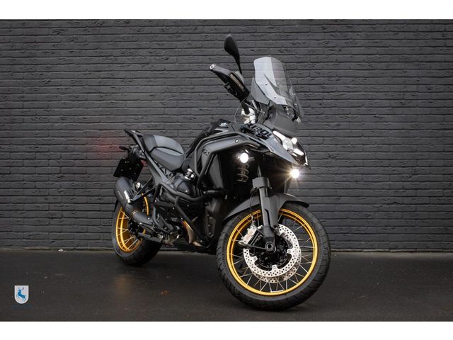 bmw - r-1300-gs-triple-black