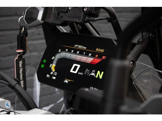 bmw - r-1300-gs-triple-black