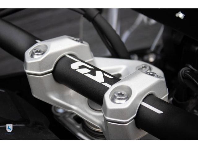 bmw - r-1300-gs-triple-black