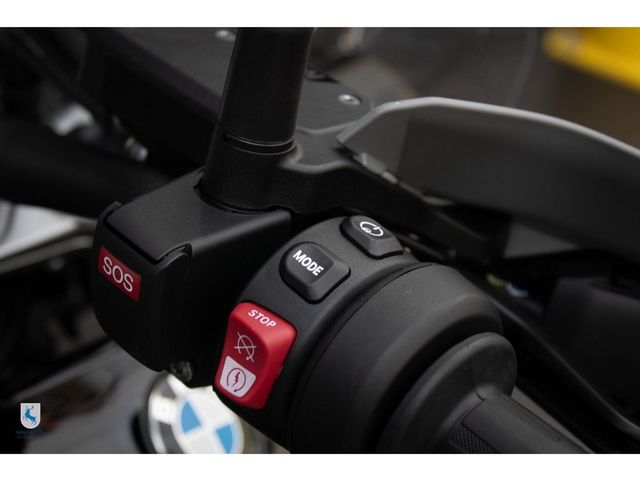 bmw - r-1300-gs-triple-black