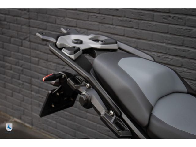 bmw - r-1300-gs-triple-black