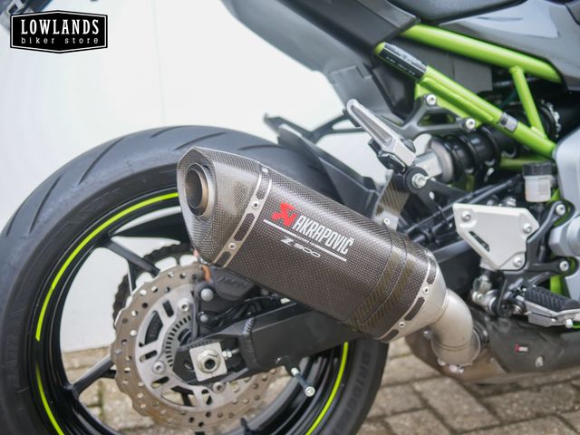 kawasaki - z900
