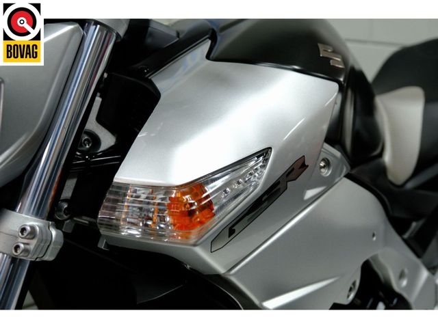 suzuki - gsr-600