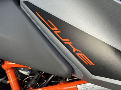 KTM 390 DUKE – foto 2