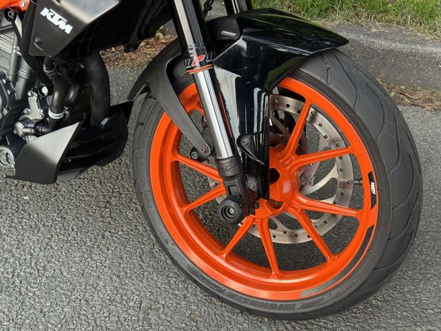 ktm - 390-duke