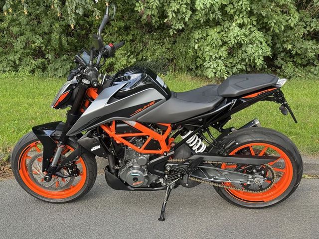 ktm - 390-duke