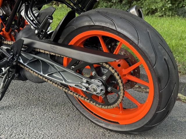ktm - 390-duke