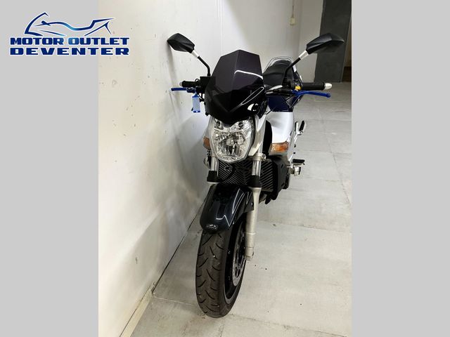 suzuki - gsr-600