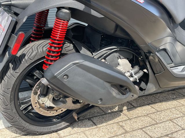 piaggio - mp3-300-hpe-sport