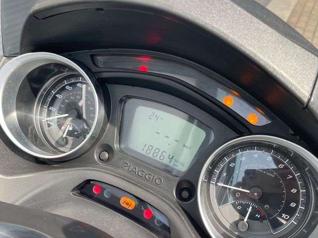 piaggio - mp3-300-hpe-sport
