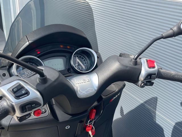 piaggio - mp3-300-hpe-sport