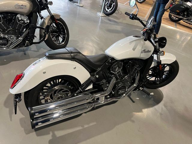 indian - scout-bobber-sixty