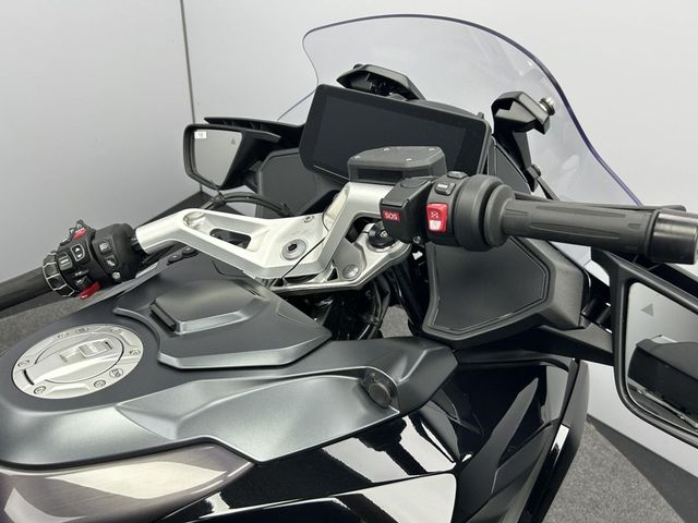 bmw - r-1300-rt