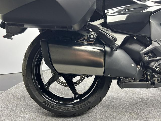 bmw - r-1300-rt