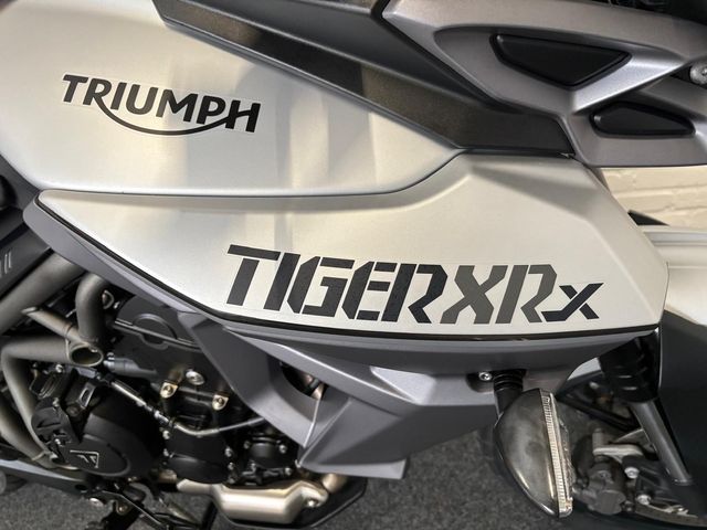 triumph - tiger-800-xrx