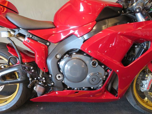 honda - cbr-1000-rr-fireblade
