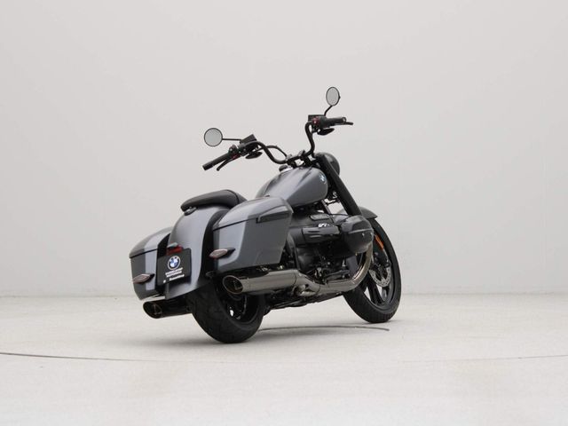 bmw - r-18-rocktane