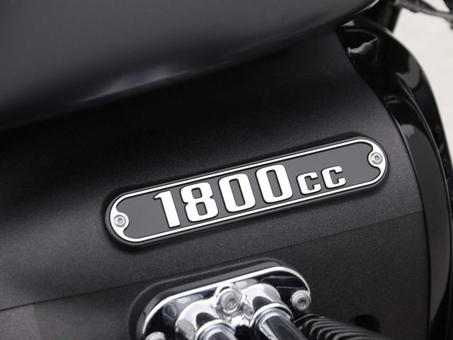 bmw - r-18-rocktane
