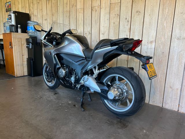 honda - vfr-1200-f