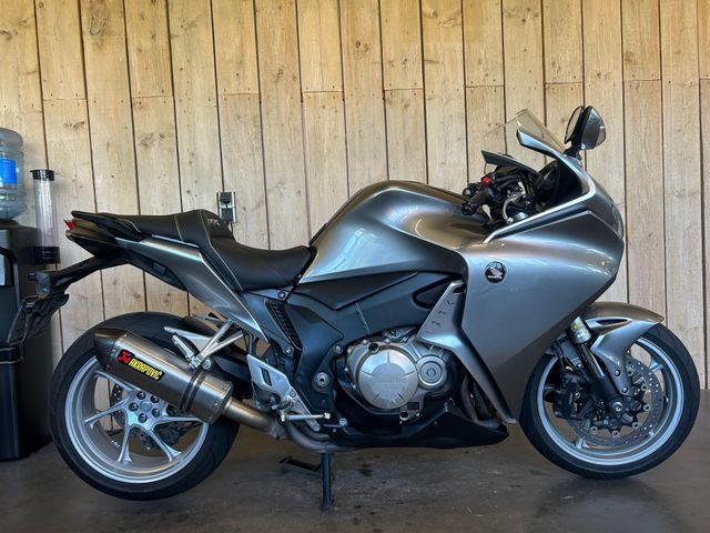 honda - vfr-1200-f