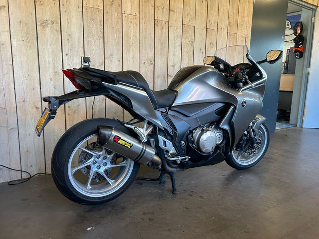 honda - vfr-1200-f