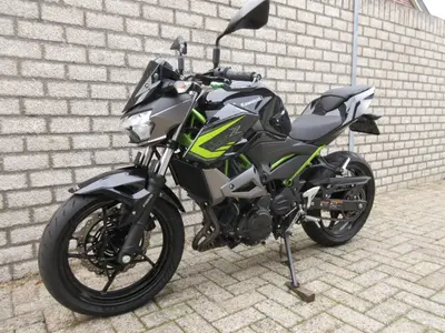 KAWASAKI Z 400 – foto 2
