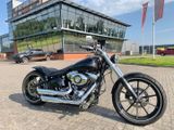 HARLEY-DAVIDSON BREAKOUT