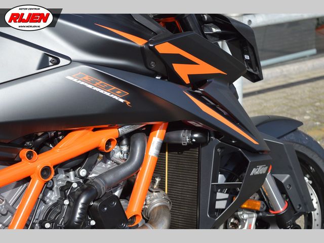 ktm - 1390-super-duke-r
