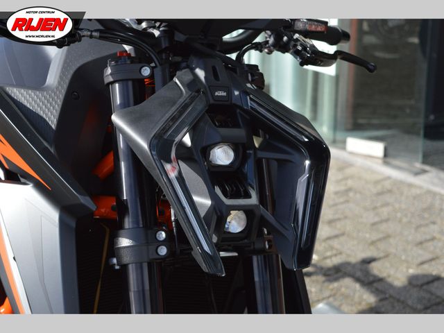 ktm - 1390-super-duke-r