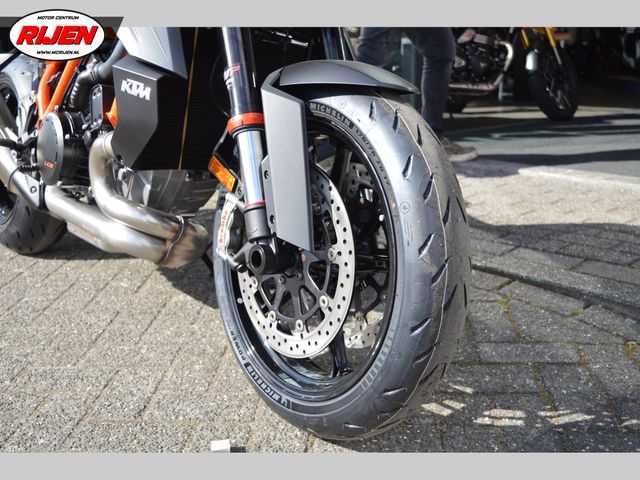 ktm - 1390-super-duke-r