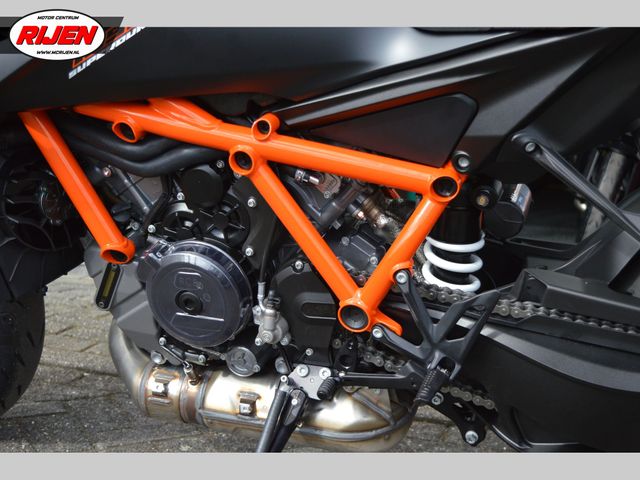 ktm - 1390-super-duke-r