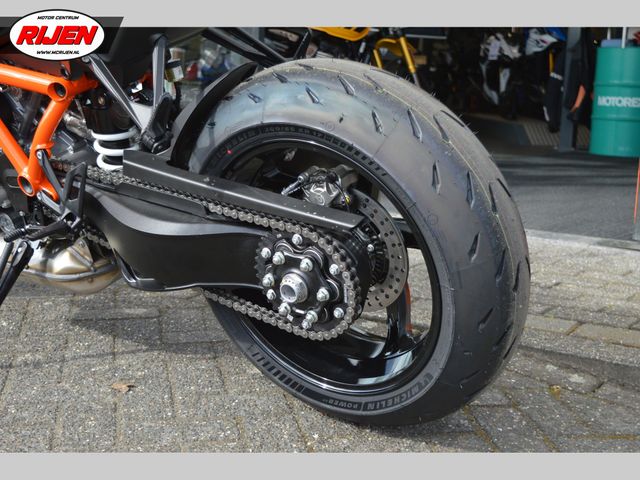 ktm - 1390-super-duke-r