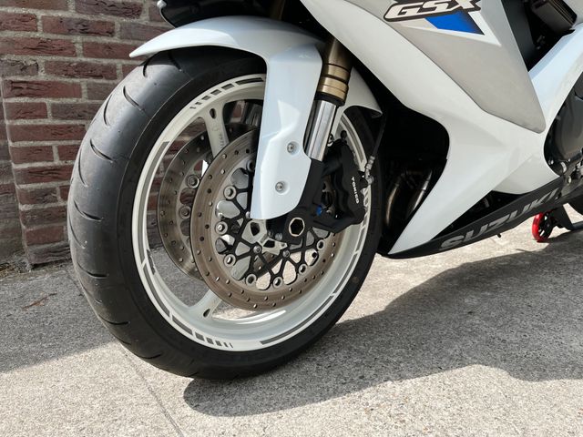 suzuki - gsx-r-600