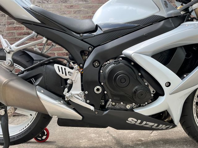 suzuki - gsx-r-600