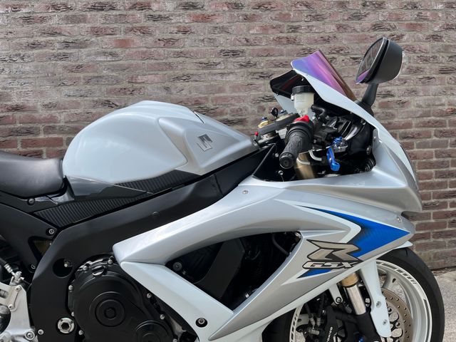 suzuki - gsx-r-600