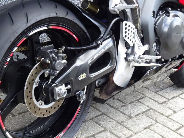 honda - cbr-1000-rr-fireblade