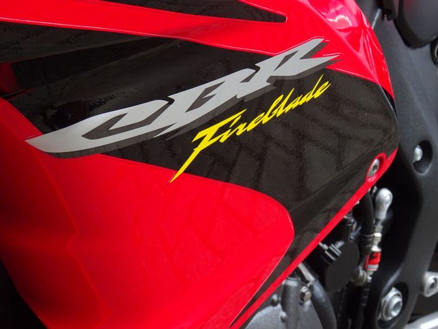 honda - cbr-1000-rr-fireblade