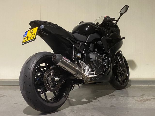 suzuki - gsx-8r