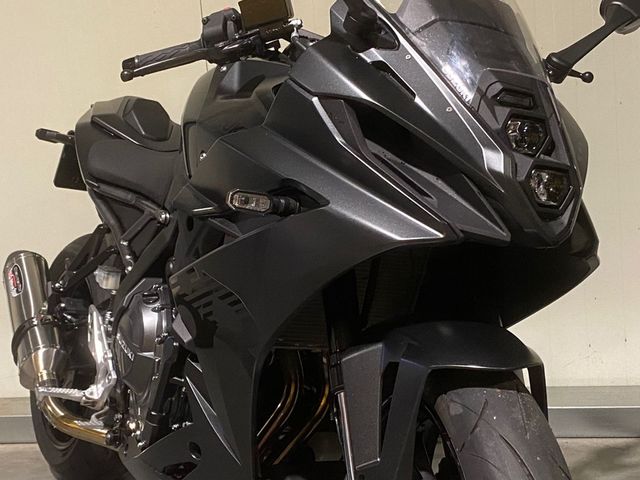 suzuki - gsx-8r