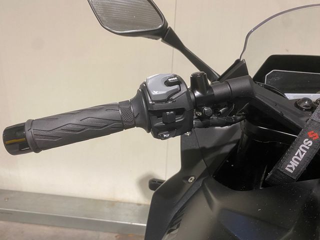 suzuki - gsx-8r