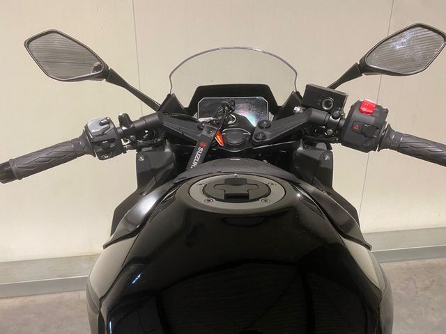 suzuki - gsx-8r