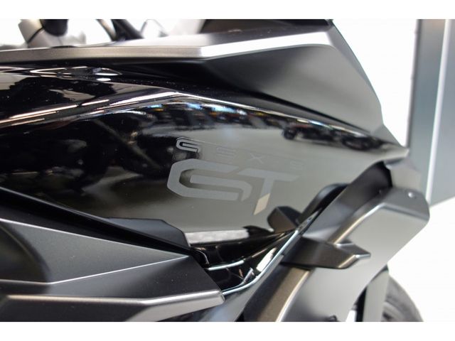 suzuki - gsx-s-1000-gt