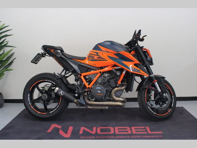 ktm - 1290-super-duke-r