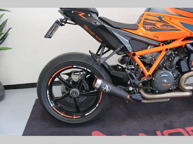 ktm - 1290-super-duke-r