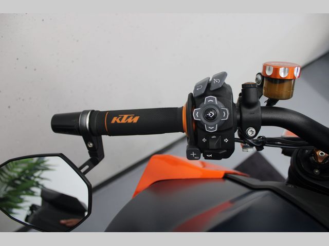 ktm - 1290-super-duke-r