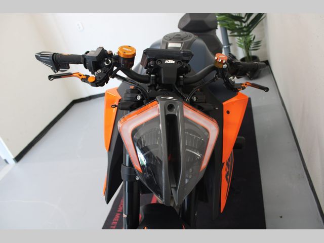 ktm - 1290-super-duke-r